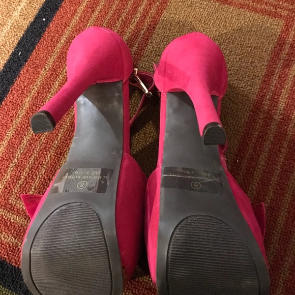 Pink 5 1/2 inch heel with gold stones on ruffles - Picture 4 of 6